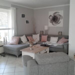 Wohnzimmer In Grau  Weiß Und Farbtupfer In Matt Rosa | Living Room In Rosa Grau Wohnzimmer